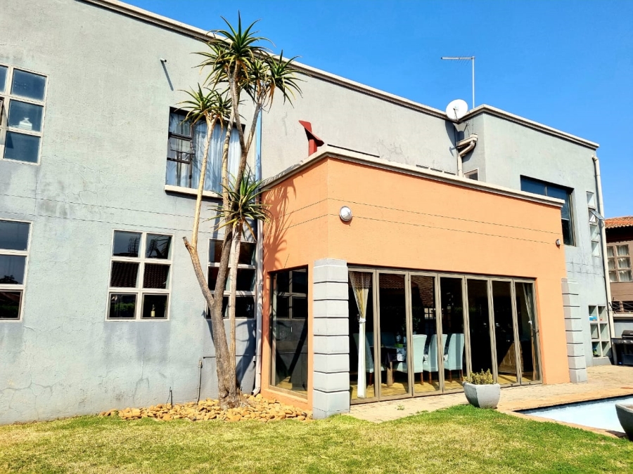 4 Bedroom Property for Sale in Roylglen Gardens Northern Cape